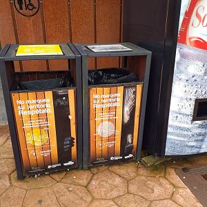 Trashcans-Cabarceno (2019)