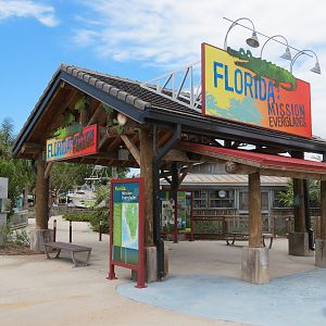Florida: Mission Everglades - Entry Plaza