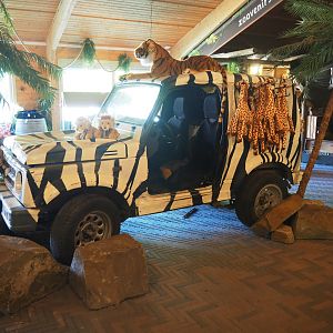 Vehicle with gift shop items in the main building, 2019-06-01