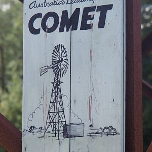 Australian comet windmill pumps sign, 2019-08-11