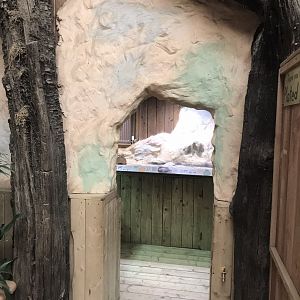 Kingdom of the Wild - archway through to reptile exhibit 050819