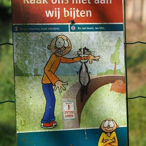 Sign Do not touch us - We bite, 2019-08-11