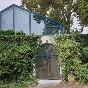 Lear's macaw enclosure