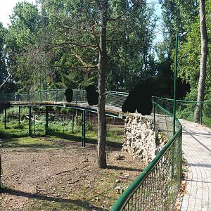 Beginning of the walking bridge through the bison, wolf, fox and bear area, 2019-08-04