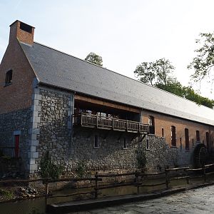 Watermill building housing tavern and brewery, 2019-10-04