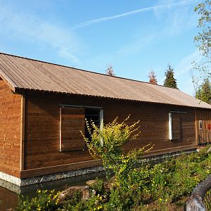 The Last Frontier - Eurasian moose and Wapiti holding building, 2019-10-04