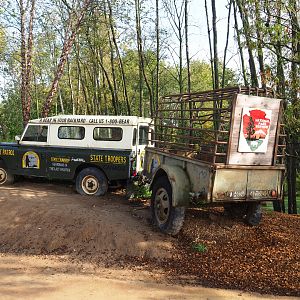 The Last Frontier theming - Bear patrol vehicle with bear trailer, 2019-10-04
