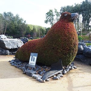 The Last Frontier theming - Steller's sea lion topiary, 2019-10-04