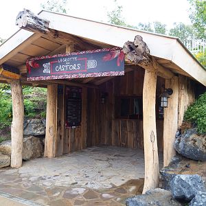 The Last Frontier - "La grotte aux castors" or "Beaver cave" snack shack, 2019-10-04