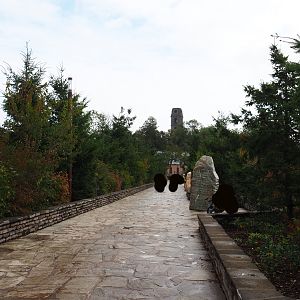 Main pathway next to one of the lakes, 2019-10-04