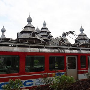 Old Swiss train car and Russian restaurant building, 2019-10-04