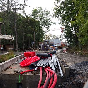 The Land of the Cold - Polar bears and penguins construction site, 2019-10-04
