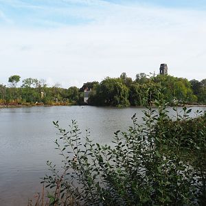View over one of Pairi Daiza's lakes, 2019-10-04