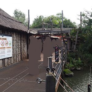 Access to the walk-through lemur island, 2019-10-04