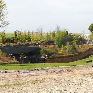 Mostly hidden elephant barn and elephant access to holding, 2019-10-04