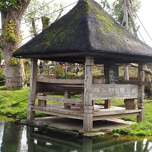 Gazebo on the Sumatran orangutan island - Almost identical to  the picnic gazebos for the visitors, 2019-10-04