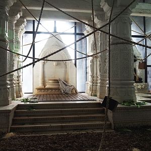 Sumatran orangutan indoor housing in the temple, 2019-10-04