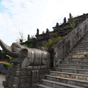 Sumatran orangutan temple, 2019-10-04