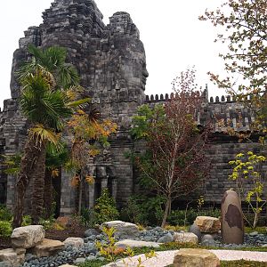 Gardens and white tiger temple, 2019-10-04