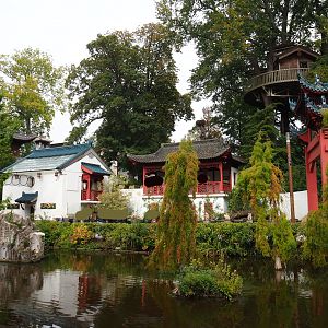 The Middle Kingdom - Chinese buildings and Chinese gate, 2019-10-05