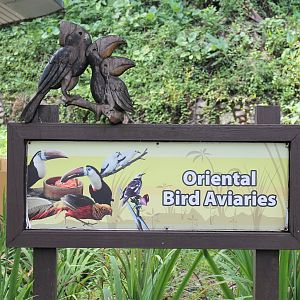 Oriental Bird Aviaries sign