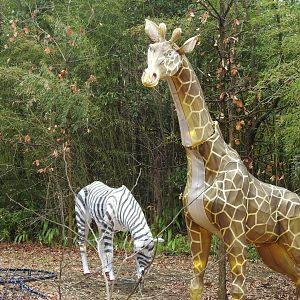 Dec 2019 Giraffe, Zebra sculptures
