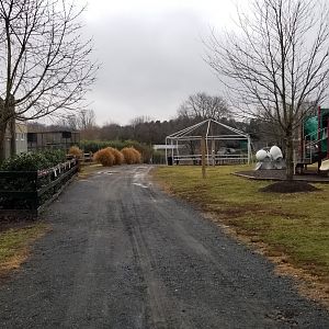 Leesburg Animal Park - path to outside exhibits