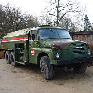 Tatra fuel truck theming, 2019-12-28