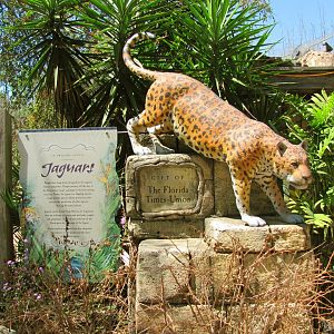 Jaguar Sign & Statue