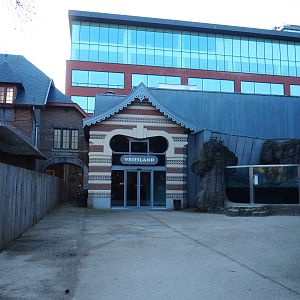 Part of the bovine house, Entrance to penguin house 'Vriesland' and Harbor seal exhibit, 2019-12-30