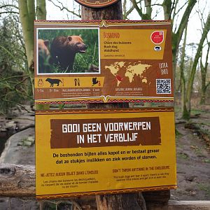 Bush dog signage, 2020-01-11