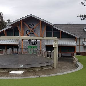 Turtle Back Zoo - Reptile House and stage