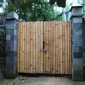 Asian greenhouse - Gates to behind the scenes area, 2020-01-11