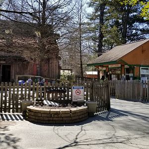 Plumpton Park Zoo - Entrance