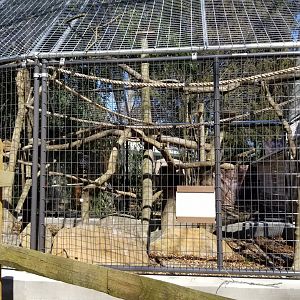 Plumpton Park Zoo - Empty exhibit at entrance