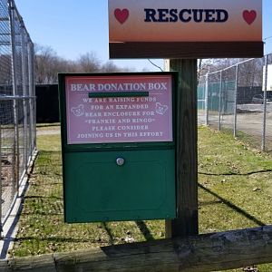 Plumpton Park Zoo - Sign asking for donations