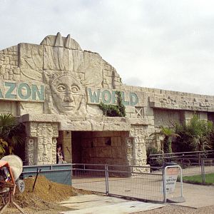 Main entrance at Amazon World 28/05/2005
