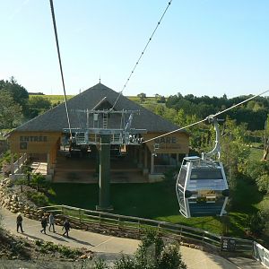 New skyway cable car system