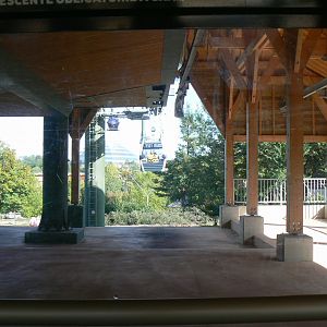 New skyway cable car system