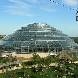 New skywalk cable car system - View on the tropical dome