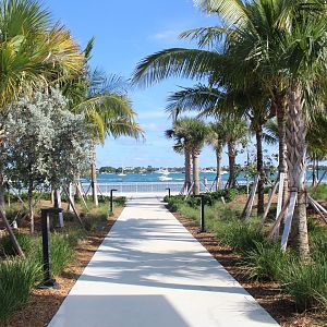 Manatee Lagoon - Plaza