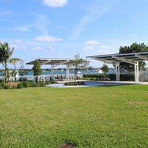 Manatee Lagoon - Plaza