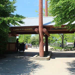 Land of the Giants - Entrance