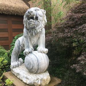 Tiger crossroads statue