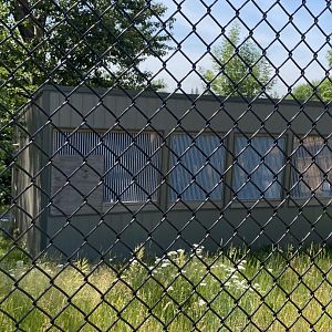 Raptor holding building