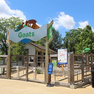 Hamil Family Wild Encounters - Nubian Dwarf Goat Exhibit