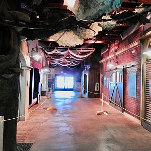 Adventure Cove July 2020: Main Hallway of Animal Ambassador Building