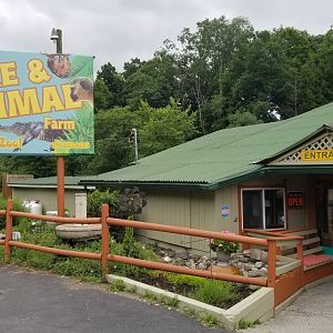 Pocono Snake&Animal Farm - Entrance