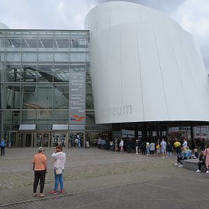 Ozeaneum entrance
