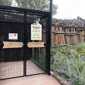 Vulture aviary